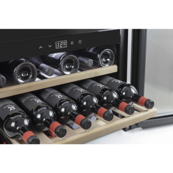 Caso frižider za vina WineSafe 18 EB crni ugradni